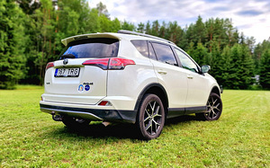 Toyota RAV4 2.0 105kW (2 foto / 15)