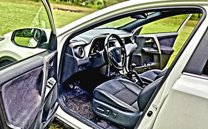 Toyota RAV4 2.0 105kW (11 foto / 15)