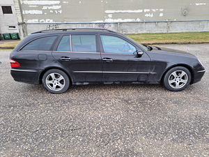 Mercedes-Benz e320 CDi (4 foto / 4)