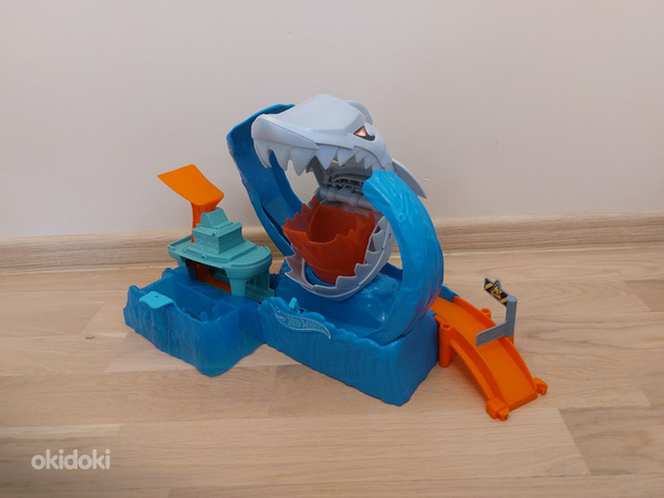 HOT WHEELS City Robo Shark Frenzy GJL12