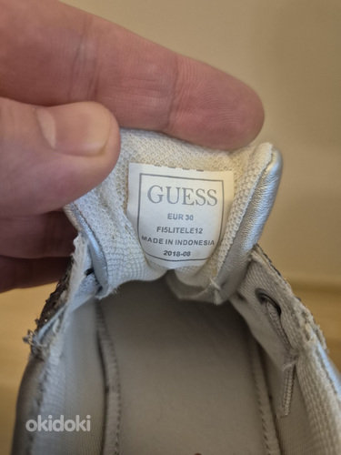 Кроссовки Guess