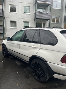 Бмв х5 3.0d (3 фото из 7)