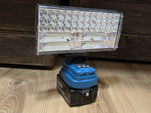 Новый Makita 18v LED рабочий свет. 2 режима + 2 USB (1 фото из 6)