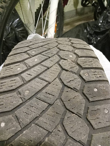Продам резину на дисках toyota r 16 (2 фото из 3)