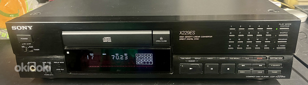 CD-проигрыватель Sony CDP-X229ES, деревянные боки (фото #1)