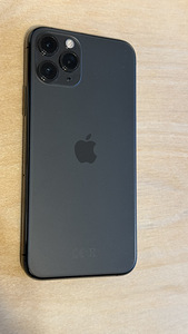 iPhone 11 Pro aku 99% (6 foto / 9)