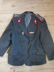 Miilitsa vorm ja kõik mis piltidel ning lisaks ka. (3 foto / 10)