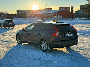 Volvo V60 Business Edition 2.0 D4 140kW (3 foto / 5)