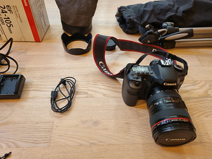 Canon 40D, New tripod, MATZ AF1 flash, Canon bag, 2 batt. (5 foto / 9)
