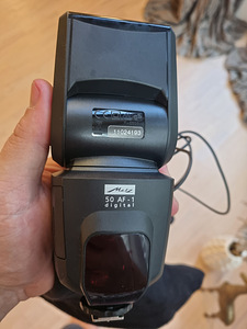 Canon 40D, New tripod, MATZ AF1 flash, Canon bag, 2 batt. (8 foto / 9)