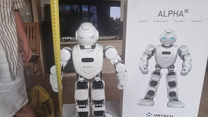 UBtech ALPHA 1E the humanoid intelligent Robot (40cm) (5 foto / 9)