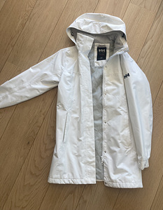 Helly Hansen parka S, которую можно носить даже с небольшими недостатками! (1 фото из 4)