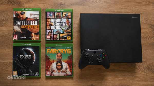 Xbox One X + 4 mängu