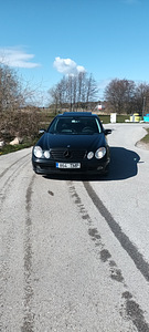 Mercedes-Benz E270 (10 foto / 12)