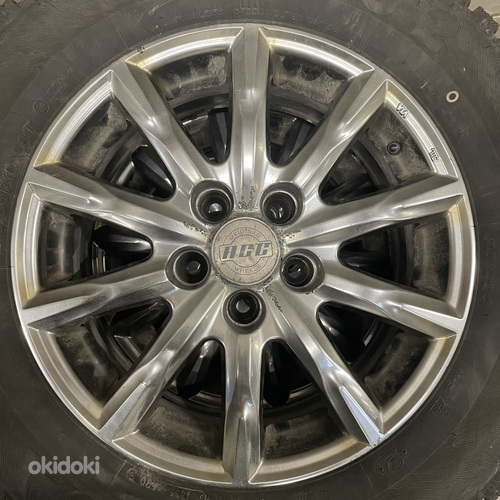 Легкосплавные диски VW 16" + шипованные шины 215/65R16 (фото #2)