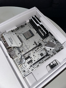 B450M Mortar Titanium + Ryzen 2600x + DDR4 32GB 3200 CL16 (1 foto / 4)