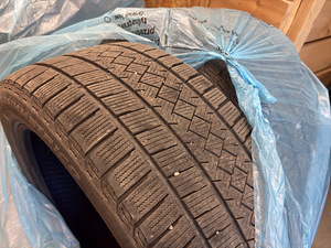 Pirelli Ice Zero Asimmetrico 235/45 R18 M+S (1 foto / 5)