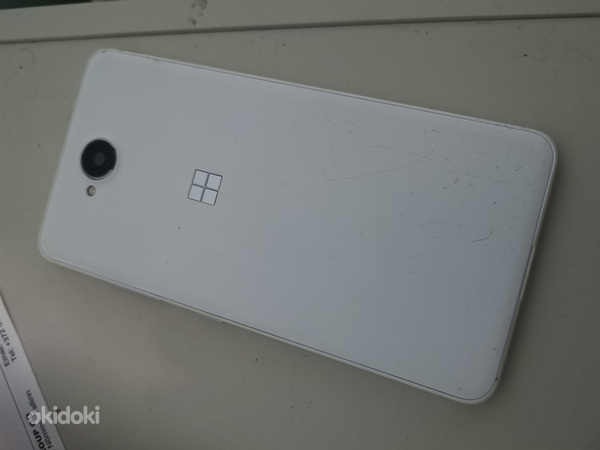 Microsoft Lumia 650 белый (фото #4)