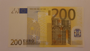 200 euro pangatäht