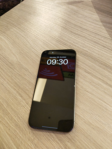iPhone 15 Pro nagu uus - Ainult eSim (3 foto / 6)