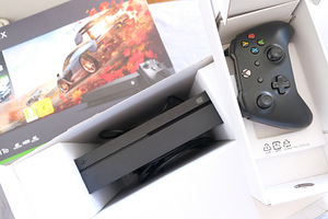 Полный XBOX One X 1tb (1 фото из 1)
