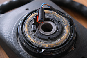 BMW E34 rooliratas original (2 foto / 3)