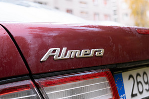 Nissan Almera 1999 (5 foto / 12)