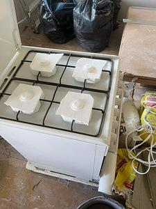 M: uus Electrolux ahi glaasipliidiga (3 foto / 3)