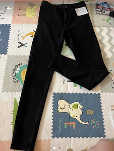 Новые джинсы (2 фото из 2)