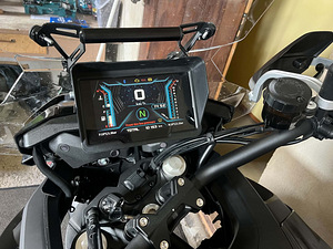 QJMOTOR srt800sx (6 foto / 10)
