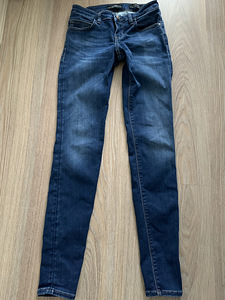 Teksapüksid Guess 25 (3 foto / 3)