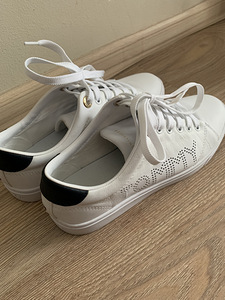 Vabaaja tossud Tommy Hilfiger (2 foto / 6)