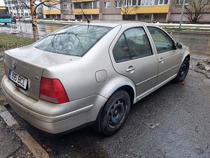 Volkswagen bora (3 foto / 5)
