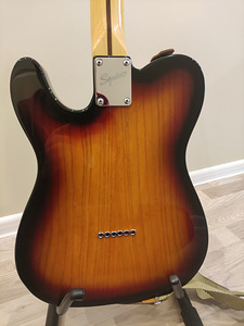 Uuendatud Fender Squier Vintage 72 Telecaster Thinline (3 foto / 10)