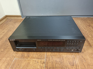 Sony CDP-C910 Stereo Compact Disc Changer (2 foto / 3)