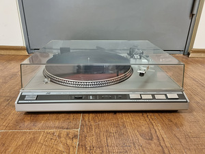 JVC L-F66 Direct-Drive Fully-Automatic Turntable