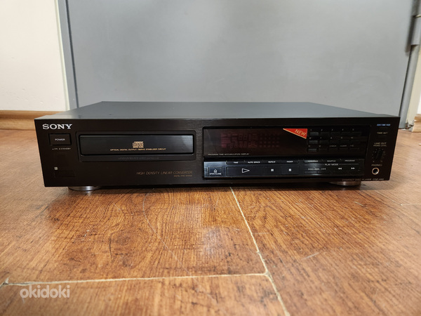 Стереопроигрыватель компакт-дисков Sony CDP-690 (фото #1)