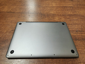 MacBook Pro 13’’ 2017 i5,8,256 (3 foto / 3)