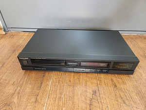 TECHNICS SL-P111 SINGLE COMPACT DISC CD PLAYER HIGH-QUALITY (2 foto / 3)