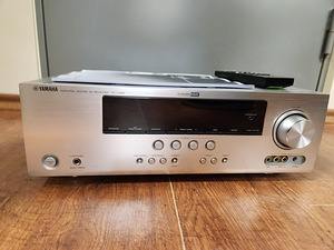 Yamaha RX-V367 Audio Video Receiver  (1 foto / 3)