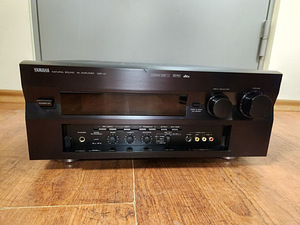 Yamaha DSP-A1 Surround Sound Processor/Amplifier  (6 foto / 8)