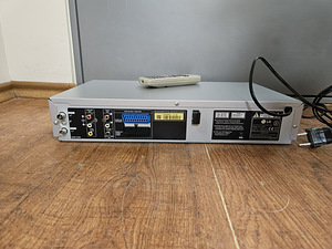LG V9900” DVD + VHS kombo. (3 foto / 3)