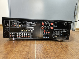 Yamaha RX-V396 Audio/Video Receiver (3 foto / 4)