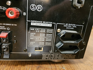 Yamaha RX-V396 Audio/Video Receiver (4 foto / 4)