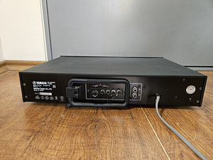 Yamaha T-550 AM/FM Stereo Tuner (1979-81) (6 foto / 6)