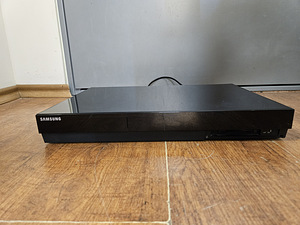 SAMSUNG BD C- 8200 HDD RECORDER, BLURAY, DVD, CD, TV PLAYER (1 foto / 3)