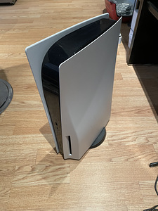PlayStation 5 Disc Edition+ 4 Game (1 foto / 3)