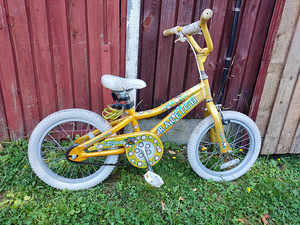 16-дюймовый велосипед (3 фото из 3)
