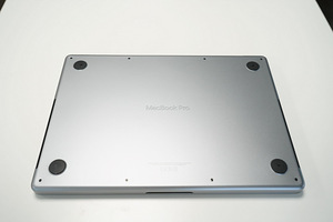 Ноутбук Apple MacBook Pro (4 фото из 4)