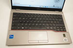 Fujitsu LIFEBOOK U7411 sülearvuti (3 foto / 4)